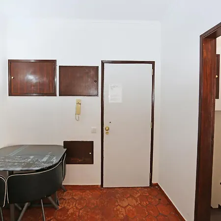 Apartment V - Seacliff