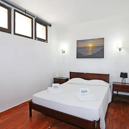 Apartment V - Seacliff *