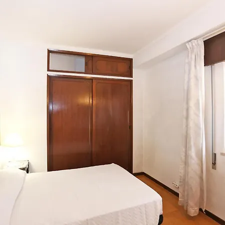 V - Seacliff Apartament