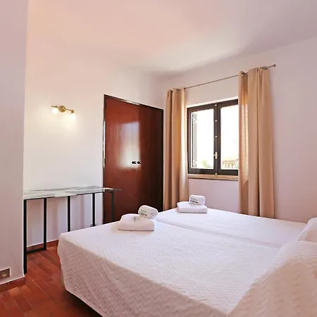 V - Seacliff Apartament