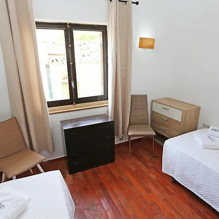 V - Seacliff Apartman