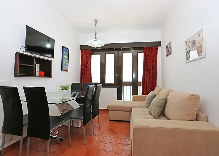 V - Seacliff Apartment *